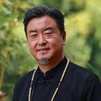 王崭新头像