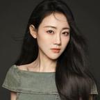 王偲偲头像