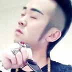 龙少头像