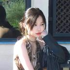 九月圈外女友头像