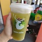 喜欢吃零食不怕胖的女头像