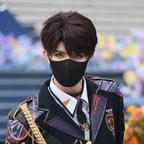 起开你压我头发了头像