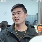 走在马路牙头像