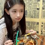 早春梨树下头像