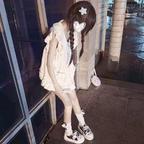 保持皇帝风范。。。头像