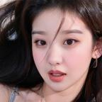 翟倩头像