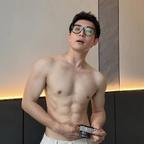 日日在果果点男模头像