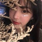 夏花里的深绿木头像
